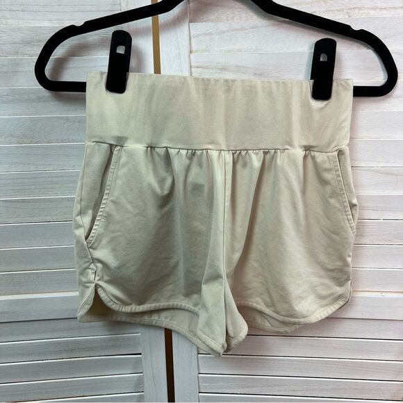 Varley Cream Romney Short Small - Picture 1 of 8